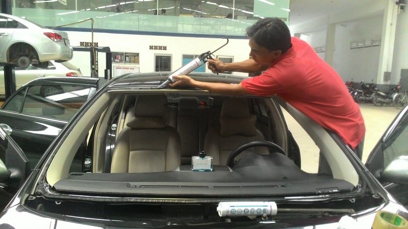 *THAY KÍNH XE HƠI tận nơi