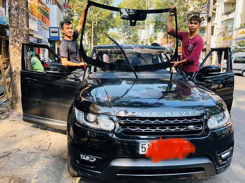 *THAY KÍNH XE hyundai accent tận nơi