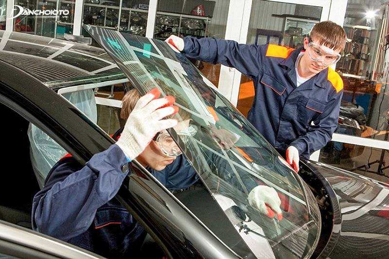 *THAY KÍNH XE Ô TÔ tận nơi